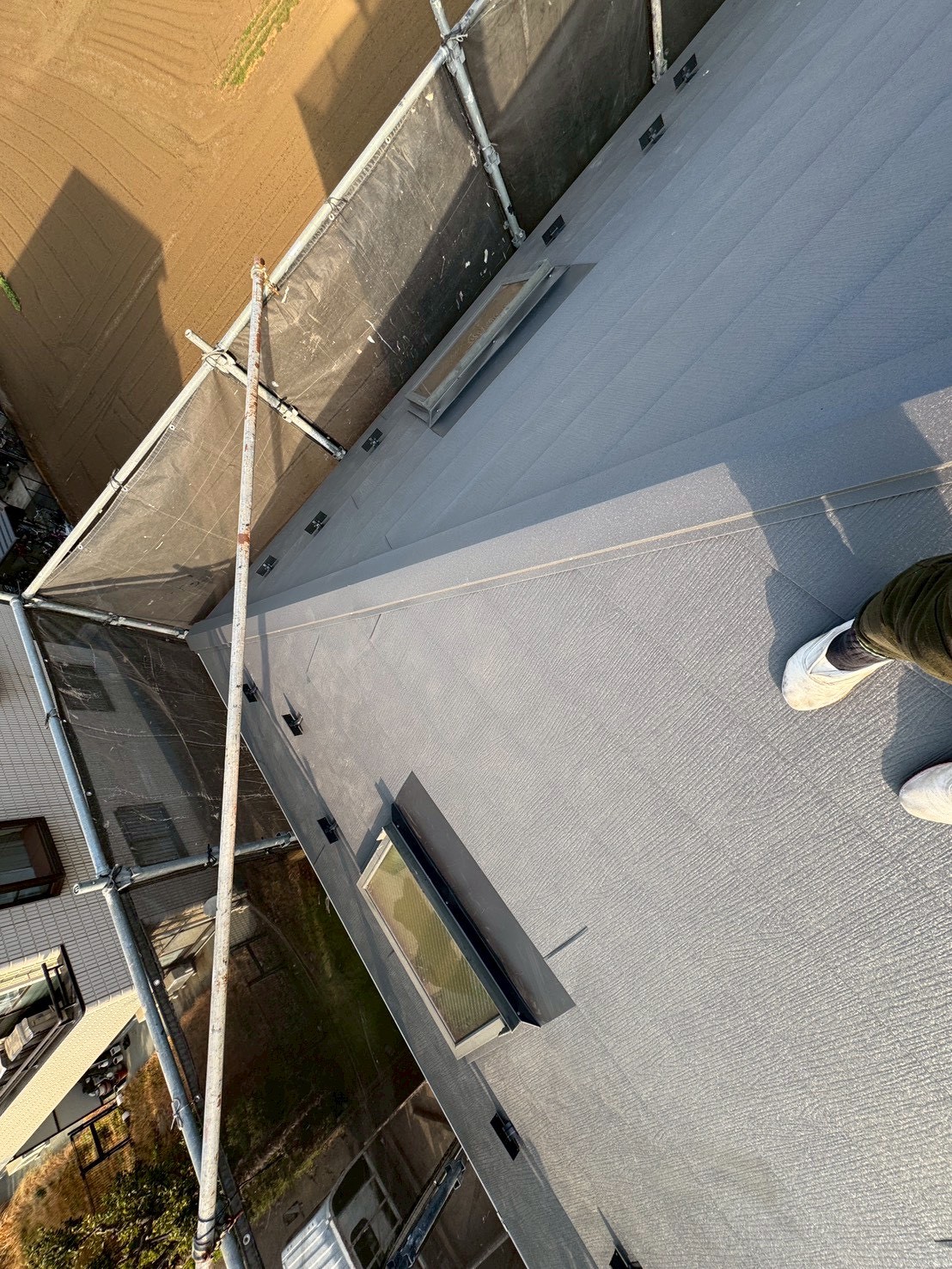 軒先側屋根カバー工事完了状況